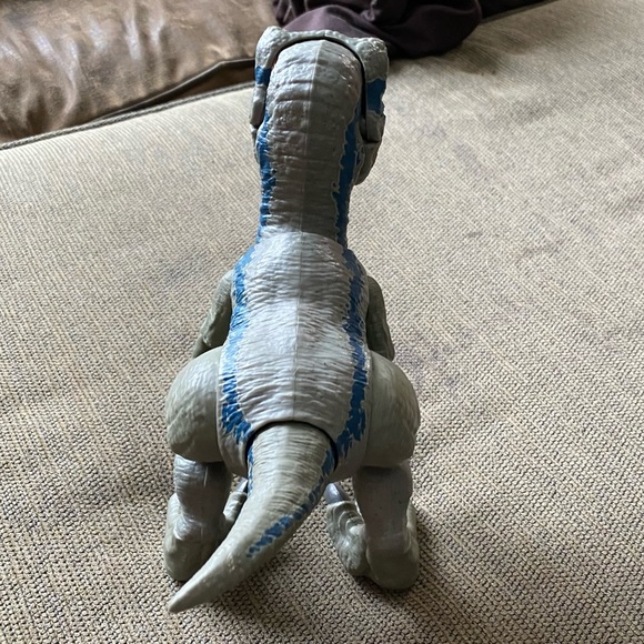 Dinosaur Action Figures with Sound Effects Kid Toy - Picture 5 of 7